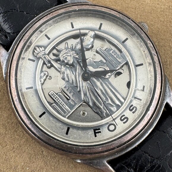 Limited Edition Statue of Liberty Fossil Quartz Wristwatch LE-9445 - Picture 4 of 9